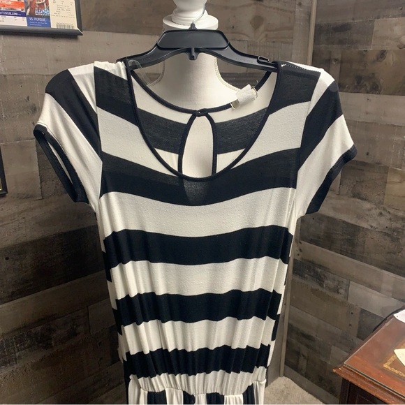 12PM by Mon Ami size small black/cream striped pantsuit has pockets - Picture 2 of 6